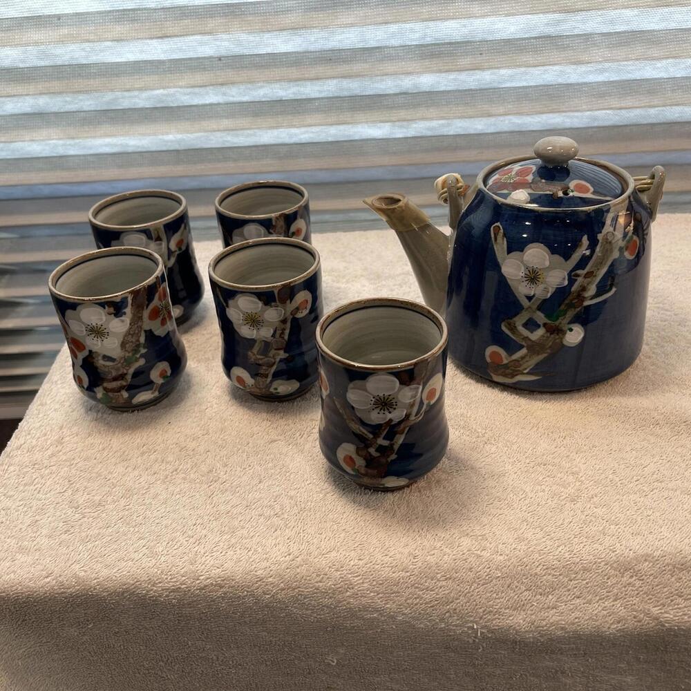 Vintage Asian Teapot -Bamboo Handle, Blue Flower Design 5 Cups